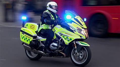 London Ambulance Service Motorcycle Paramedic Responding Urgently Siren And Lights Youtube