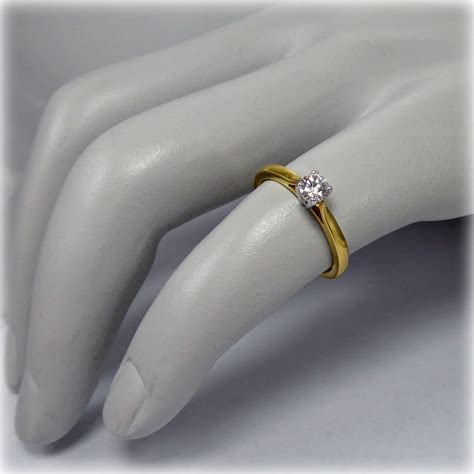 18ct Quarter Carat Diamond Solitaire Ring Mr Allan Jewellers