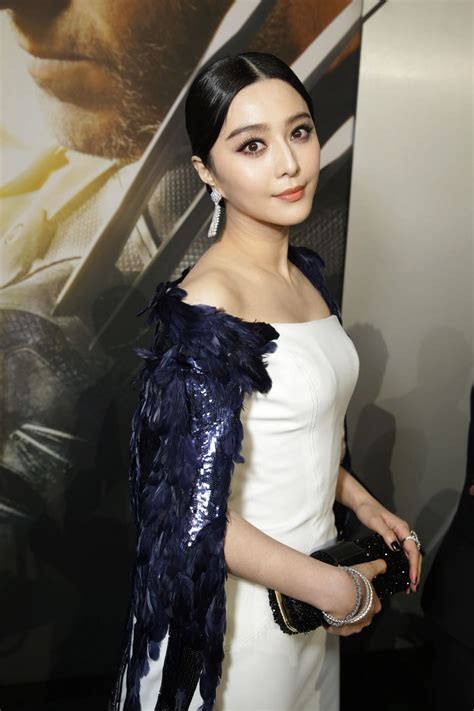Fan bingbing is surely one of the hottest women in hollwood and she is a chinese model, actress, pop singer and tv producer. Bingbing Fan - 'X-Men: Days Of Future Past' Premiere in ...