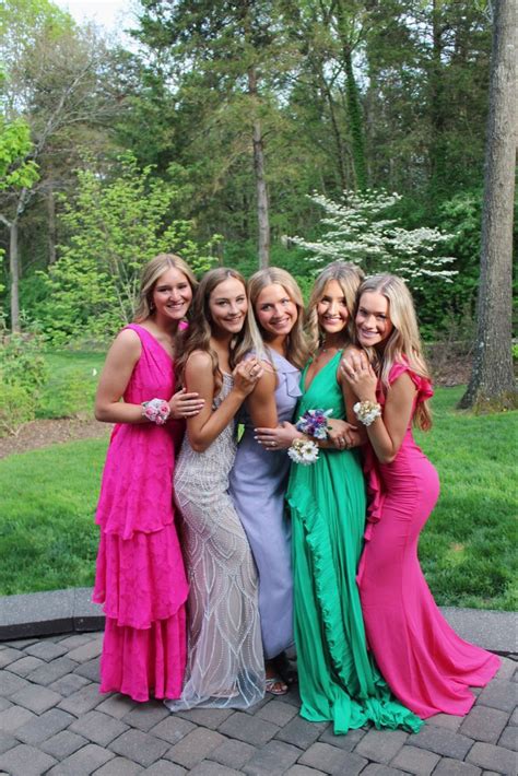 Pin By Meg Duncan On Dresses Preppy Prom Prom Poses Cute Prom Dresses