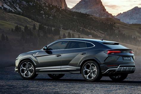 Lamborghini Urus Suv Rear Quarter Autobics