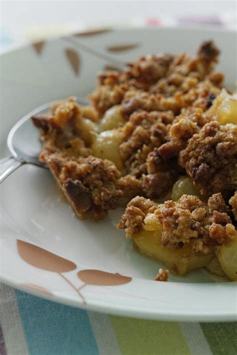 Warm Granny Apple Crumble What A Treat This Old Fashioned Style Apple Crumble Is Granny Smith