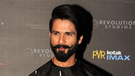 Shahid Kapoor Reveals ‘two Stunning Ladies In His Life See Pic