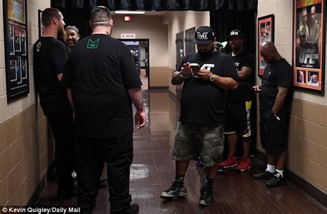 Floyd is not a big. Floyd Mayweather's bodyguards ahead of Conor McGregor bout | Daily Mail Online