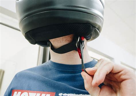 How To Loop A Motorcycle Helmet Strap Reviewmotors Co