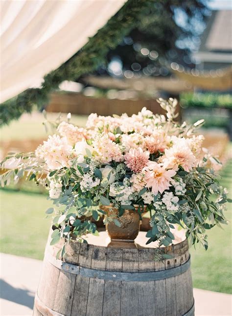 Rustic Chic Wedding Theme