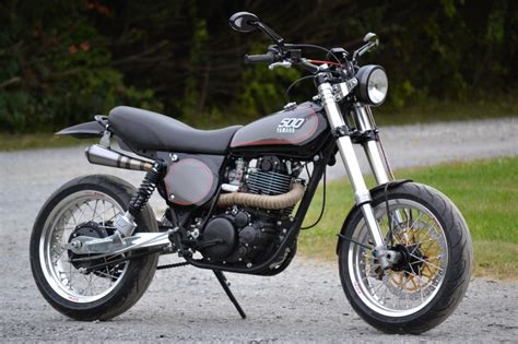 The xt250 borrows heavily from the tt250 as well as the xt600. Racing Cafè: Yamaha XT 500 by Husky Restorations