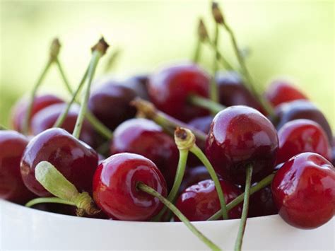 Organic Fresh Cherries Packaging Size 100gm 1kg 250gm 500gm Certification Fda Certified
