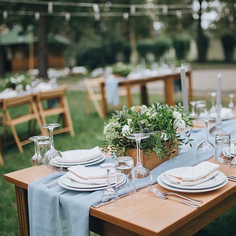 The cost of planning a wedding depends on the type of service. 6 tips for a dream backyard wedding | Progressive
