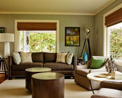 Das sofa in braun ist an sich schon ein blickfang. Braunes Sofa Dekorieren Wohnzimmer Ideen (mit Bildern ...