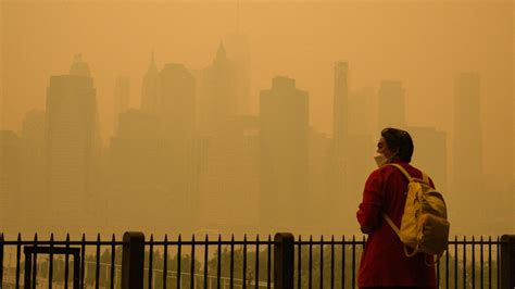 In Pictures Canada Wildfires Shroud New York In Apocalyptic Smog