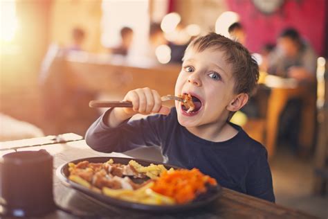 When going out to eat there are a lot of temptations to resist. Best places to eat with kids in Kensington