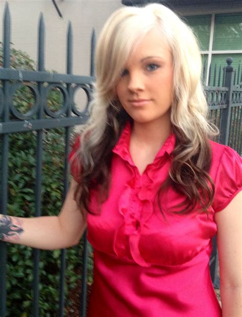 Maybe a little color different for different screen and light. Platinum top dark bottom | Hair platinum blonde top , dark ...