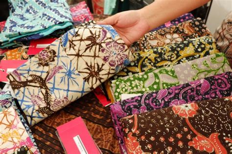 Indonesian Batik Becomes Increasingly Popular Worldwide Tourism Indonesia
