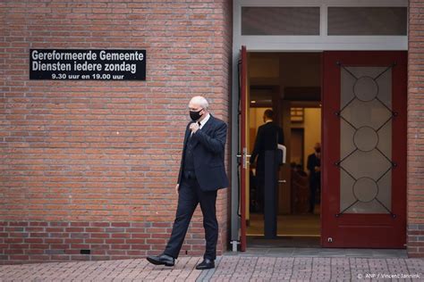 De omstreden avondklok staat ook in de routekaart. Kamer wil garanties van kabinet voor vaccineren en testen ...