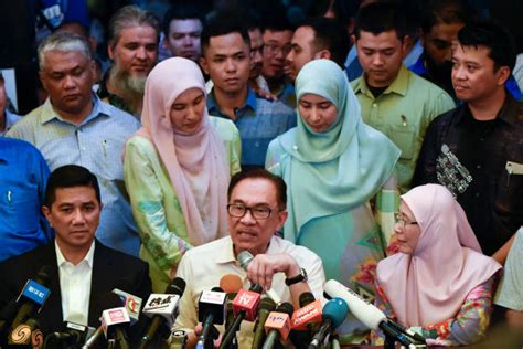 Datuk seri anwar ibrahim leaves the pkr headquarters in petaling jaya february 26, 2020. Man Of The Moment: Photos Of Anwar Reuniting With His ...