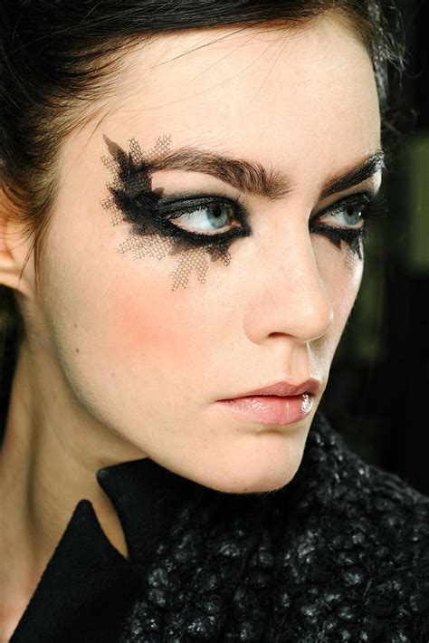 Runway Beauty Gothic Smudgy Eye At Chanel Spring 2013