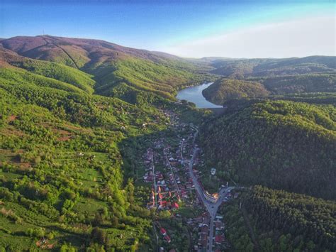 Foto Muntele Semenic Relaxare Totală Indiferent De Anotimp Locul în