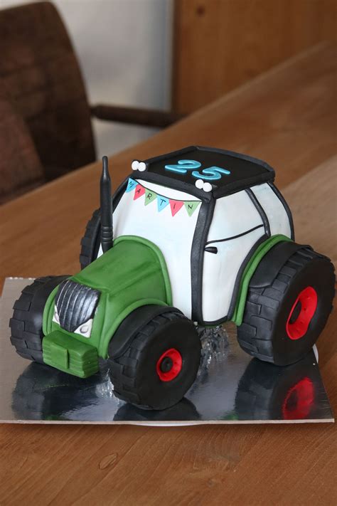 This pin was discovered by jaqueline alonso lunar. Traktor, Buldog, | Traktor kuchen, Traktor torte, Traktor
