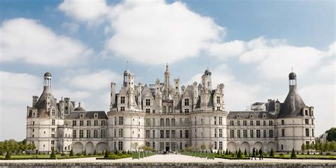 Rent a Chateau in Loire Valley in France - Votre Chateau de Famille