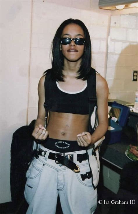 Pin By Darieon On Aaliyah Aaliyah Outfits Aaliyah Style Hip Hop Girl