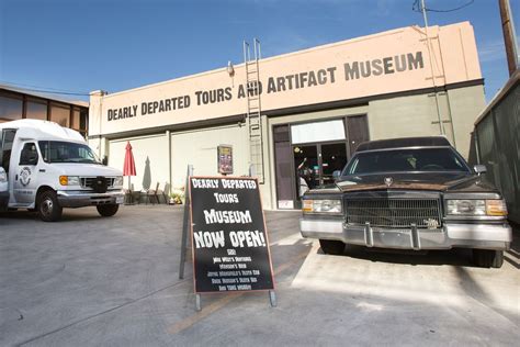 Dearly Departed Tours And Artifact Museum In Hollywood California