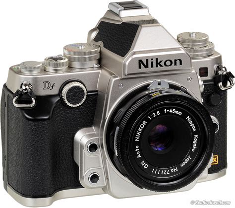 レンズは Nikon Df Silver モニタ