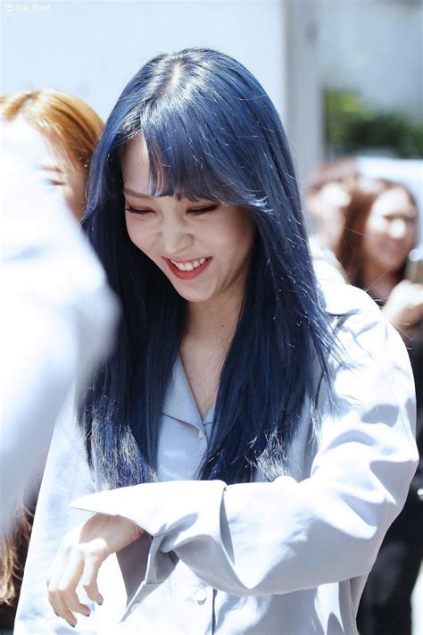 here s a master list of 30 k pop idols who have looked gorgeous with blue hair koreaboo