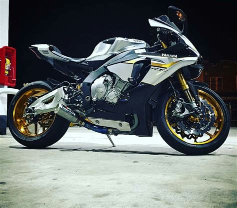 ► sport touring motorcycles‎ (46 p). Yamaha R1M | Sport bikes, Super bikes, Custom sport bikes
