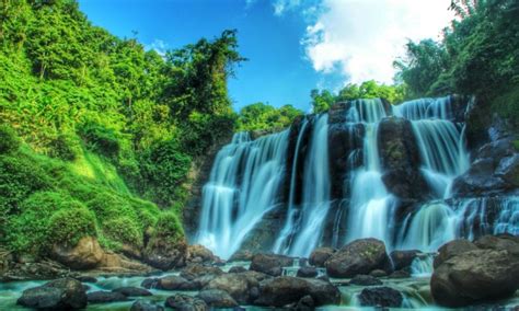 Bandung yang dijuluki kota kembang ini menawarkan berbagai wisata kuliner salah satu wisata alam yang menarik adalah pesona air terjun atau dalam bahasa sunda disebut curug. 10 Air Terjun (Curug) di Bandung Paling Hits Dikunjungi ...