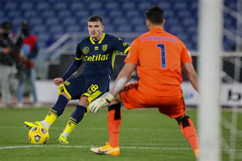 €8.50m * feb 2, 2000 in finta, romania Dennis Man și Valentin Mihăilă au început titulari meciul ...