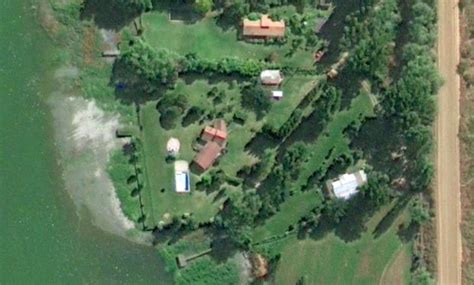 Häuser, villen, landhäuser, ferienhäuser, einfamilienhäuser in chile kaufen vom immobilienmakler / verkäufer. Chile Villa Haus mit Grundstueck am Lago Rapel kaufen ...