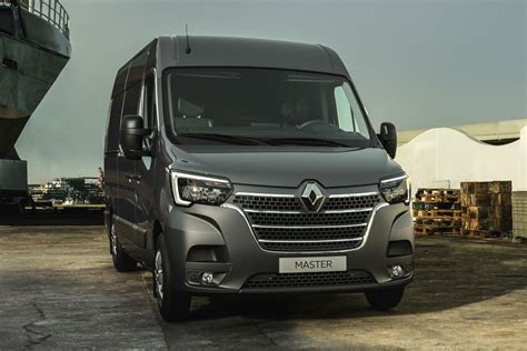 Renault Master: a big step forward for business owners | Auto Express