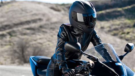 Home motorcycle riders motorcycle safety a word about passengers. 10 Reasons Why You Should Date a Woman Who Rides a Motorcycle