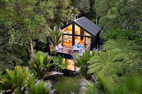 10 Gorgeous Homes Hidden Inside Forests