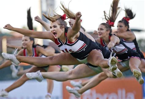 Cheerleader Competition