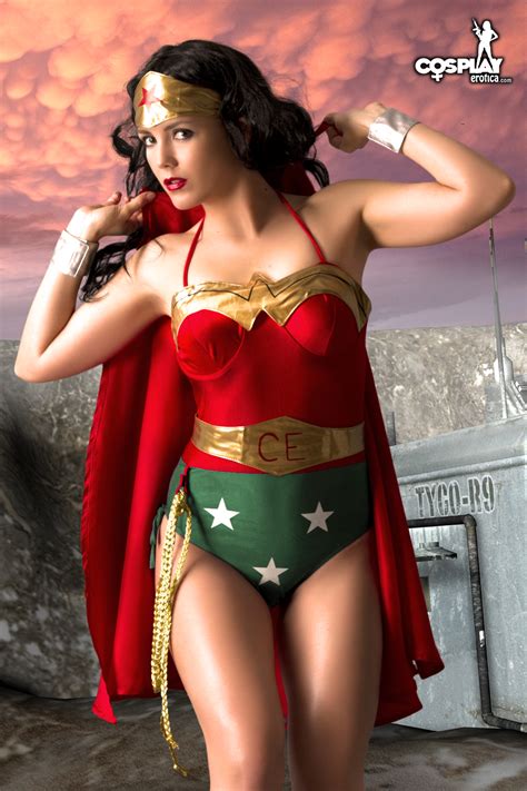 Hot Cosplay Girl 30 Gogo Dressed As Wonder Woman Sorted By