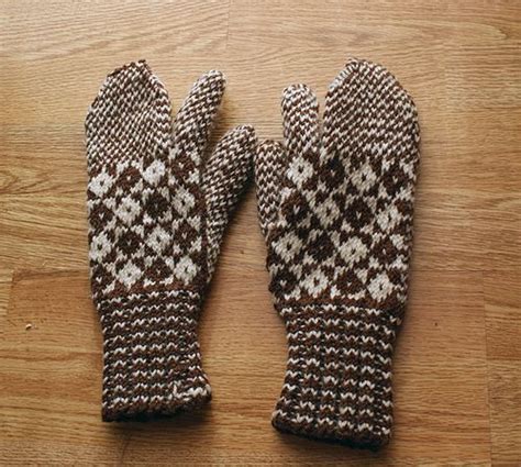 I also appreciate that you have addressed the different stitches and rounds for the different your free mittens and wonderful tutorial are amazing. Trigger mitts | Mittens pattern, Double knitting, Knitting ...
