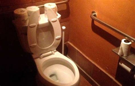 New Bay Area Tumblr Assesses What S Really Important Restaurant Toilets First We Feast