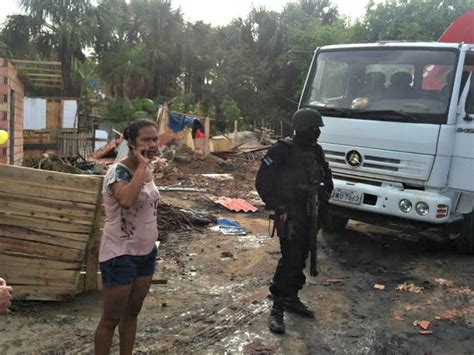G1 Pm Faz Reintegração De Posse Em área Na Z Norte De Manaus E 3 São Presos Notícias Em