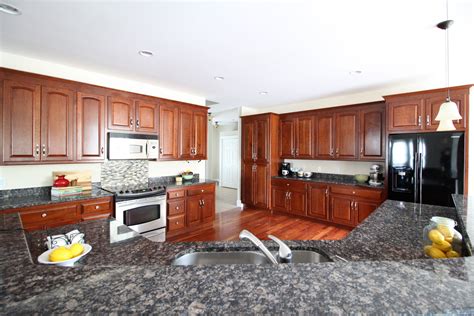 Hire the best cabinet refacing services in franklin, ma on homeadvisor. Huge Kitchen W/ Tons of Countertop Space, Hardwood Floors, + More! Imagine Entertaining In This ...