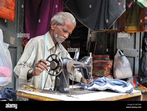 An Indian Tailor at the Krishnarajendra Market in Bangalore Stock Photo: 27208888 - Alamy
