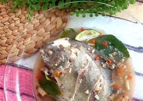 Jom belajar masak ikan kukus ala hong kong yang sedap, cepat dan sangat senang. Resep Ikan Steam ala Thailand oleh Christine - Cookpad