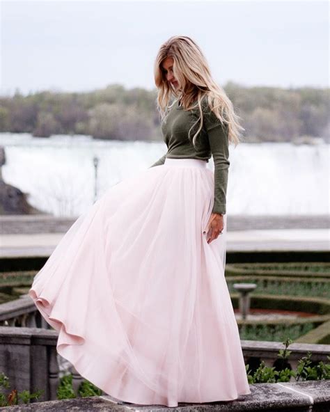 On the hunt for a cute bridal shower dress? Classic Maxi tulle skirt in blush pink by Bliss Tulle (With images) | Bridal shower attire ...