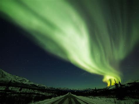 Aurora Borealis Green Lights Sky Highway Night Wallpaper Hd Image