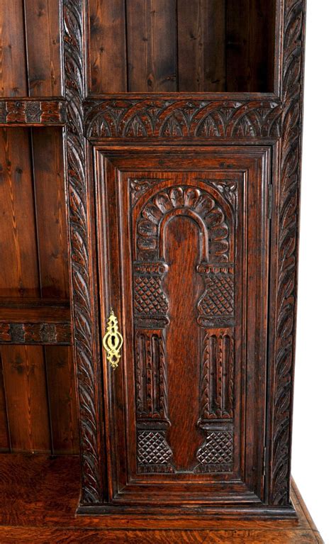 Only genuine antique welsh cupboards approved for sale on www.sellingantiques.co.uk. Antique Carved Oak Georgian Welsh Dresser / Cupboard ...