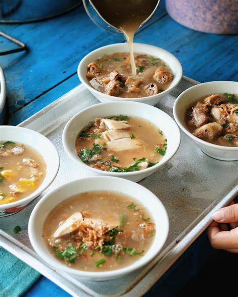 Pawonkecil tahu kupat merupakan salah satu makanan lezat yang berasal dari solo. Resep Sop Ayam Pak Min Klaten yang Melegenda