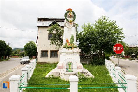 Monumentul Eroilor Din Moreni Obiective Turistice Dâmboviţa Deștepțiro