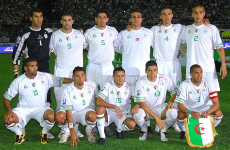 صور بوسترات المنتخب الجزائري في كاس العالم 2014 صور منتخب الجزائر 2014
