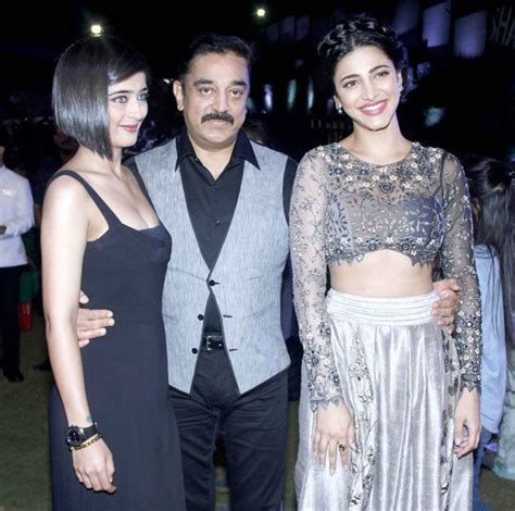 Kamal Haasan With Daughters Akshara Haasan And Shruti Haasan At The Music Launch Of Shamitabh